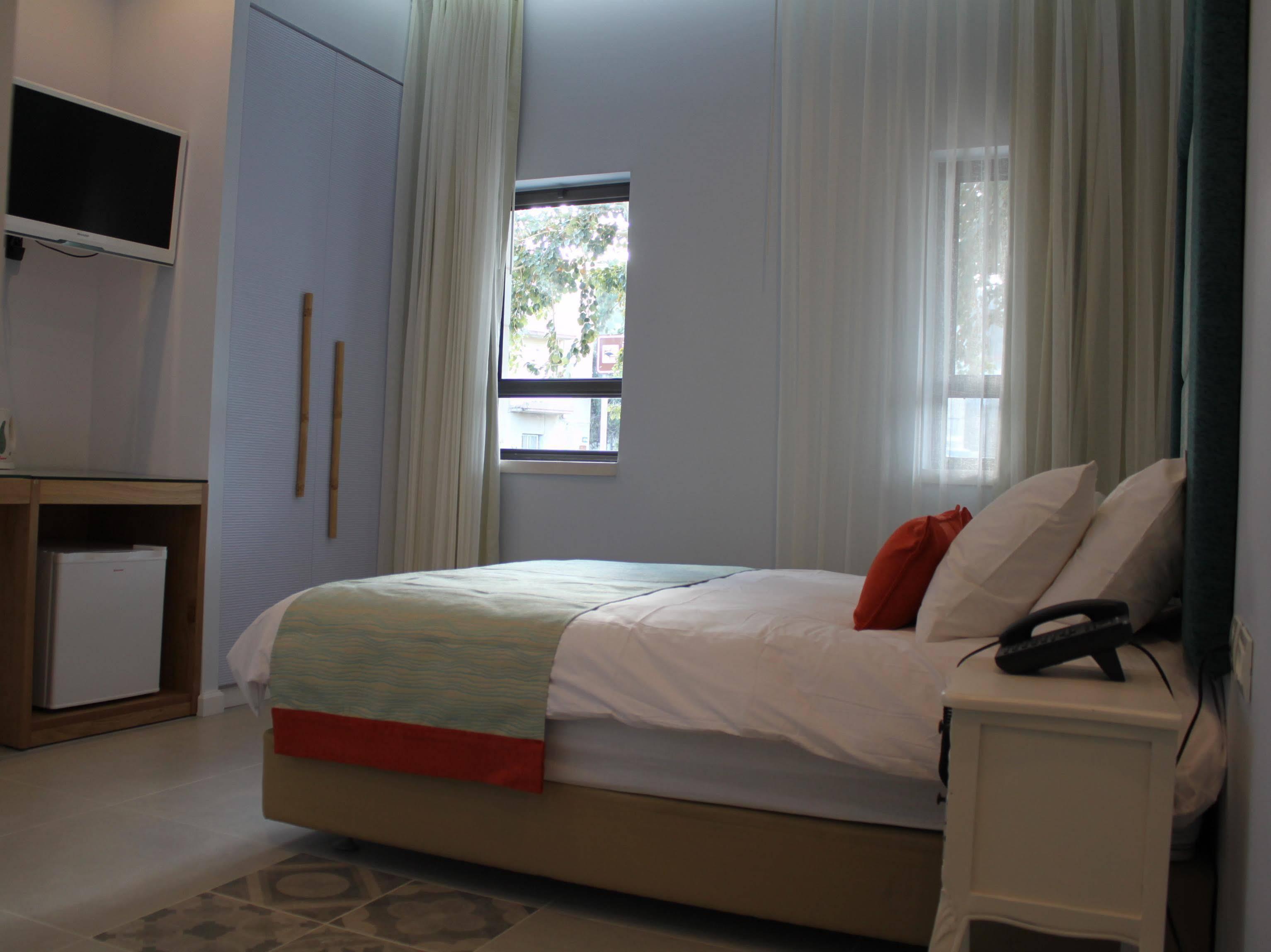 Bat Galim Boutique Hotel Haifa Buitenkant foto