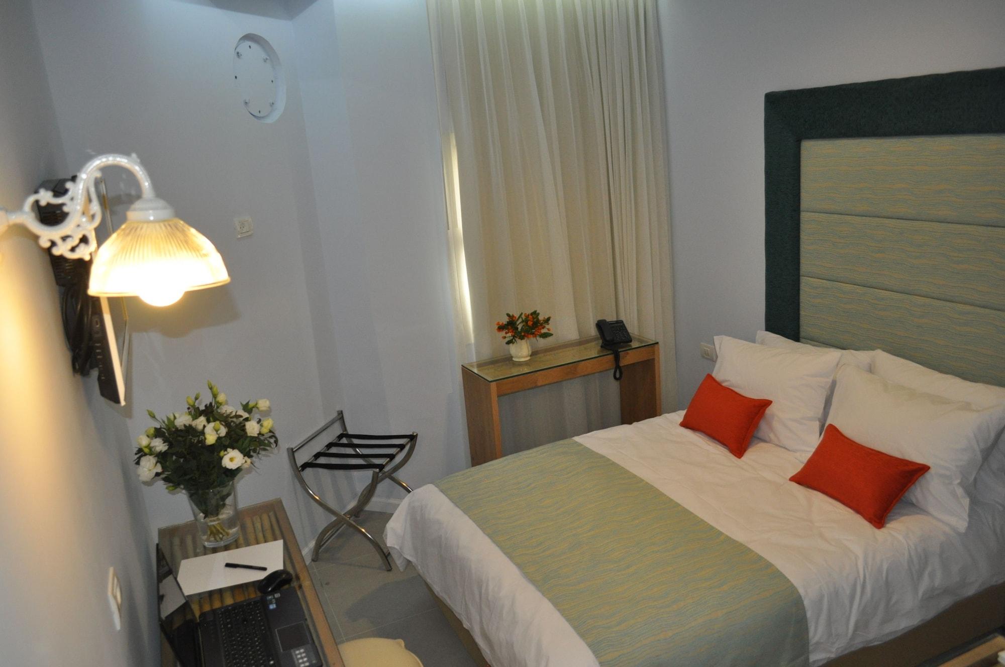 Bat Galim Boutique Hotel Haifa Buitenkant foto